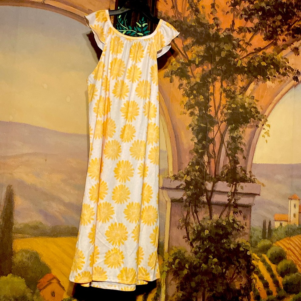Yellow Daisy Pattern Flutter Sleeve Dress NWOT - Picture 3 of 3
